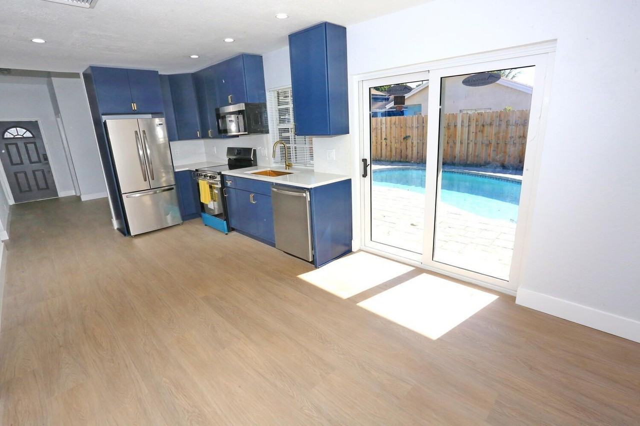 8120 Sw 4th Ct - Photo 7 of 34