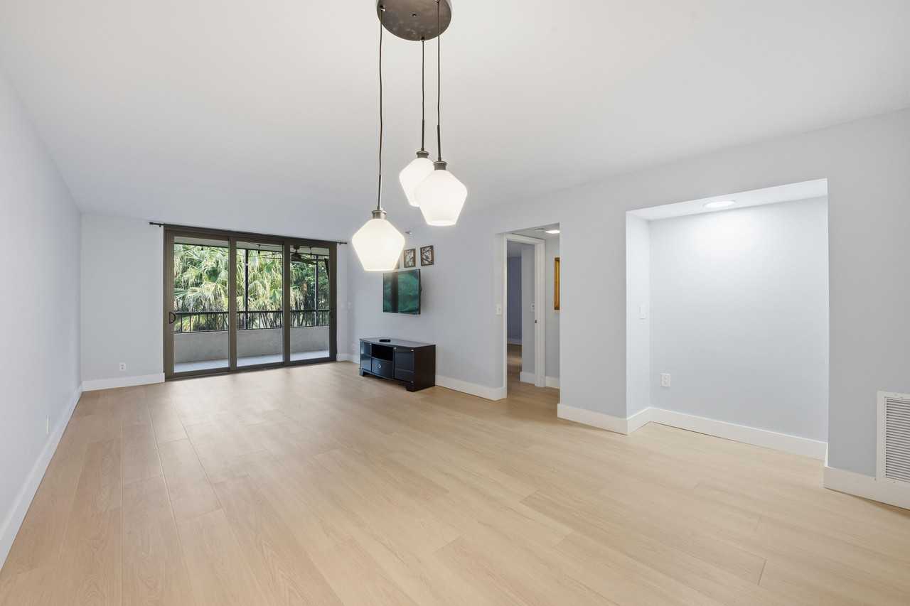 2070 Homewood Blvd #3150 - Photo 3 of 32