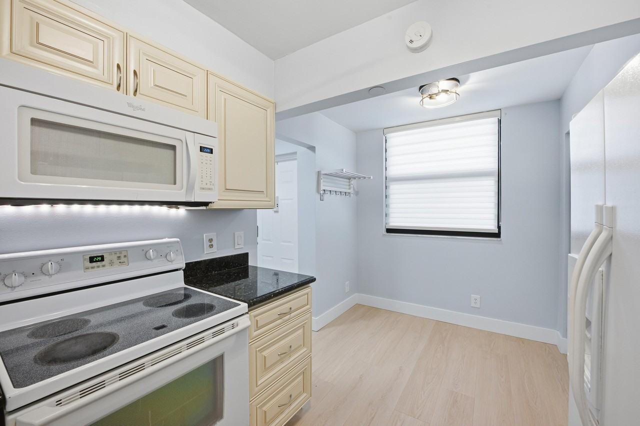 2070 Homewood Blvd #3150 - Photo 7 of 32