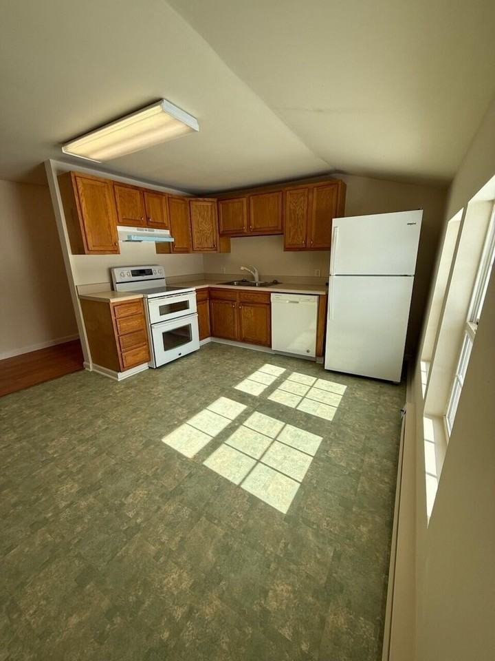 3120 Radford Rd - Photo 3 of 11