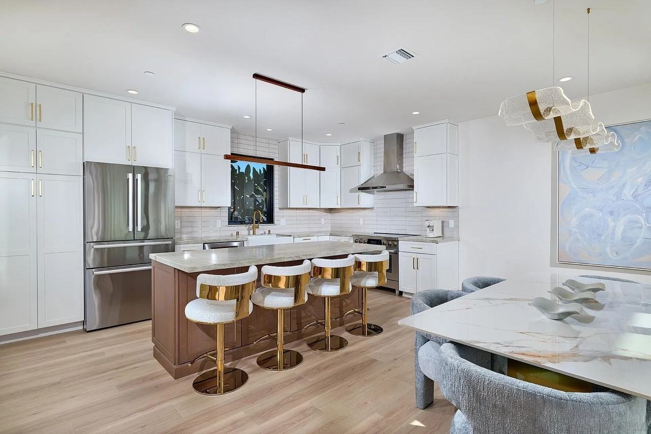 164 Cherry Ave - Photo 3 of 34