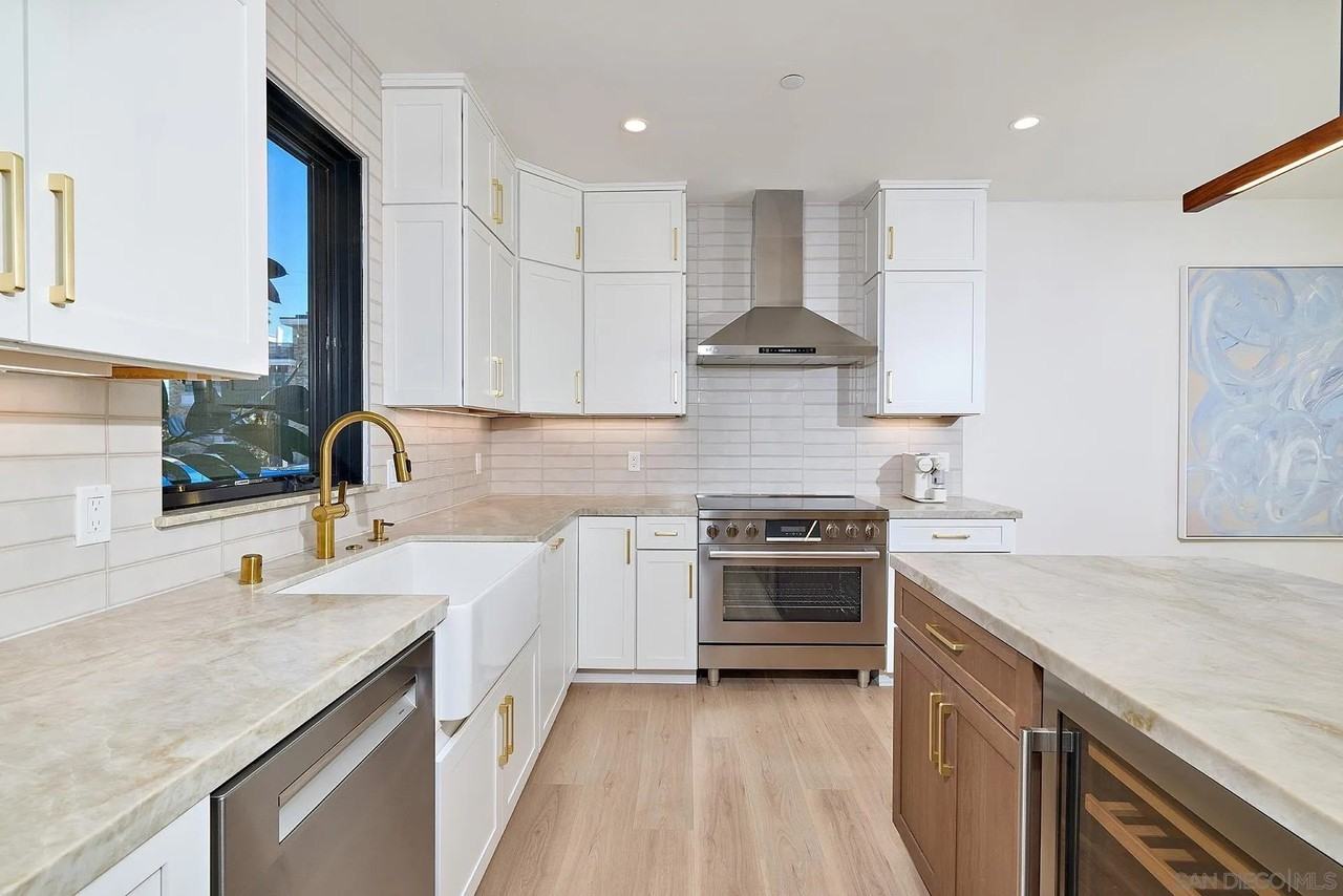 164 Cherry Ave - Photo 4 of 34