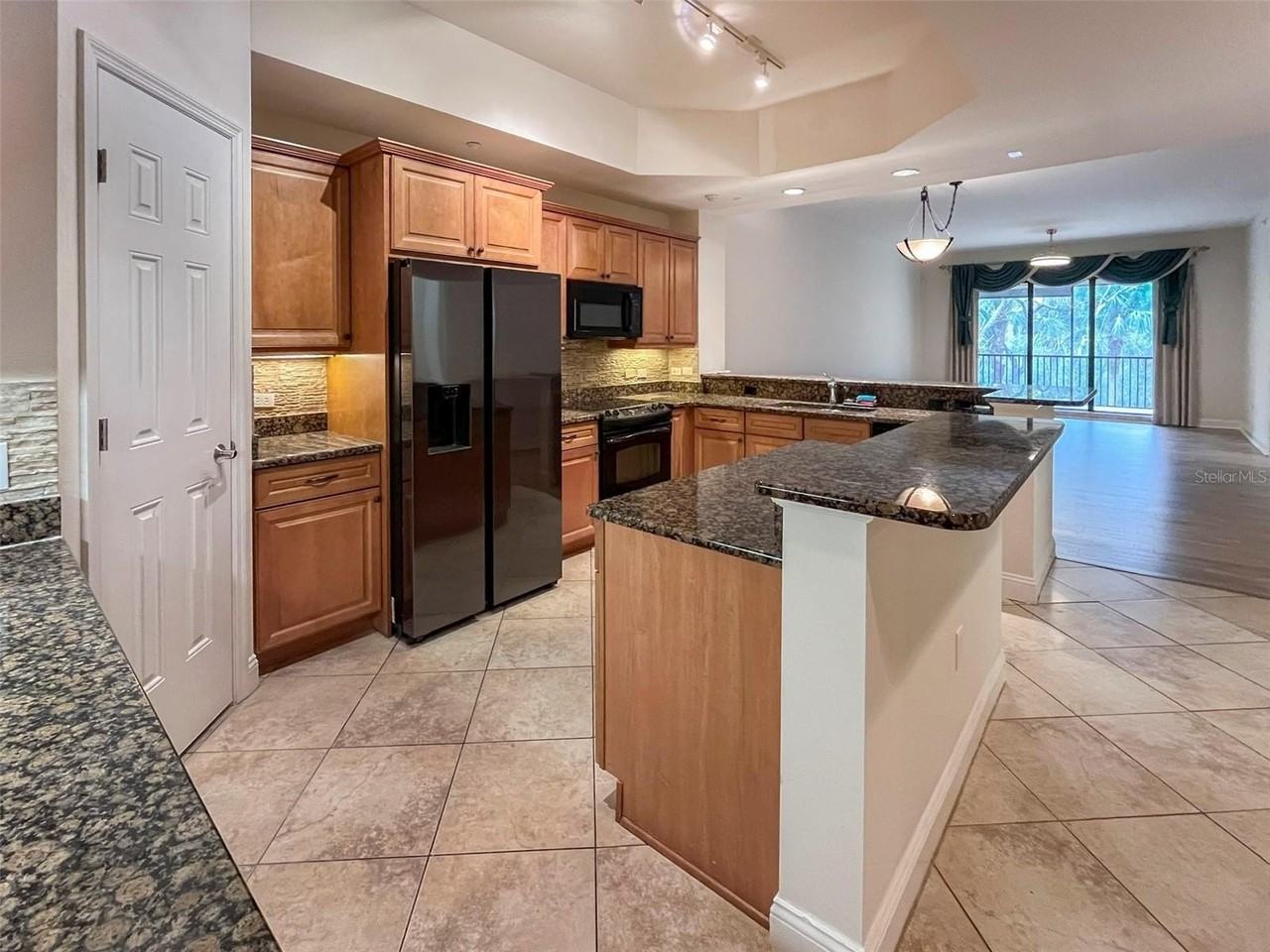 7710 Lake Vista Ct #206 - Photo 3 of 26