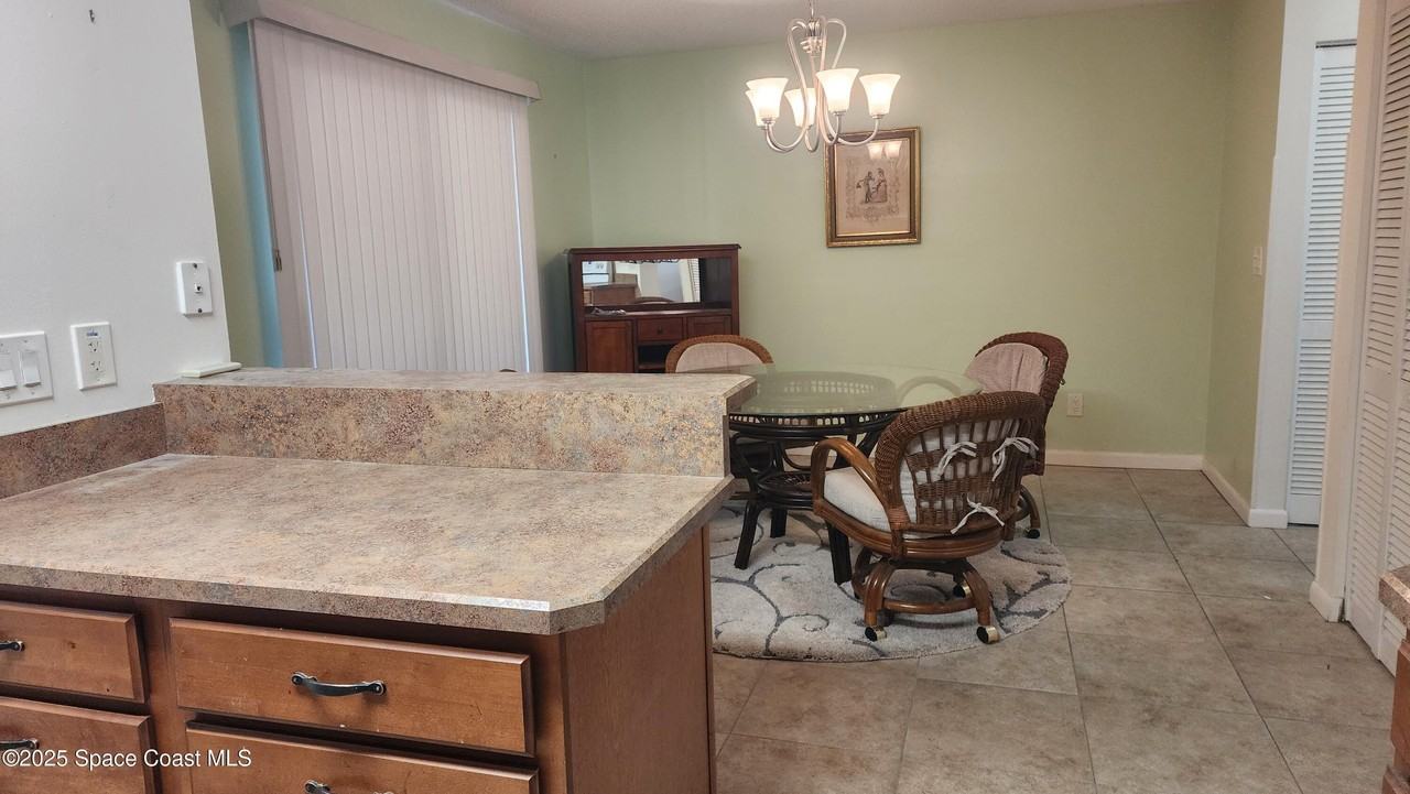 2816 Manor Dr Ne - Photo 4 of 15