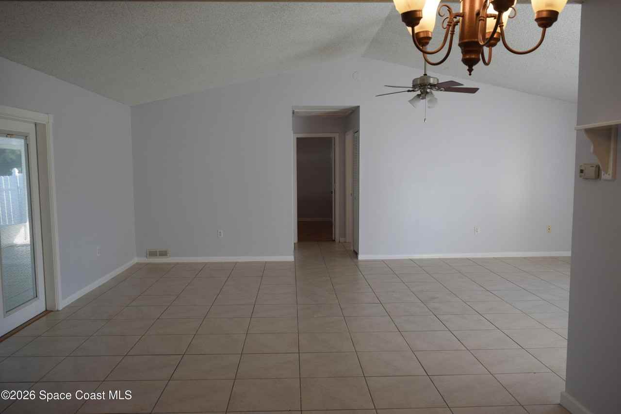 1501 Jacobin St Nw - Photo 6 of 32