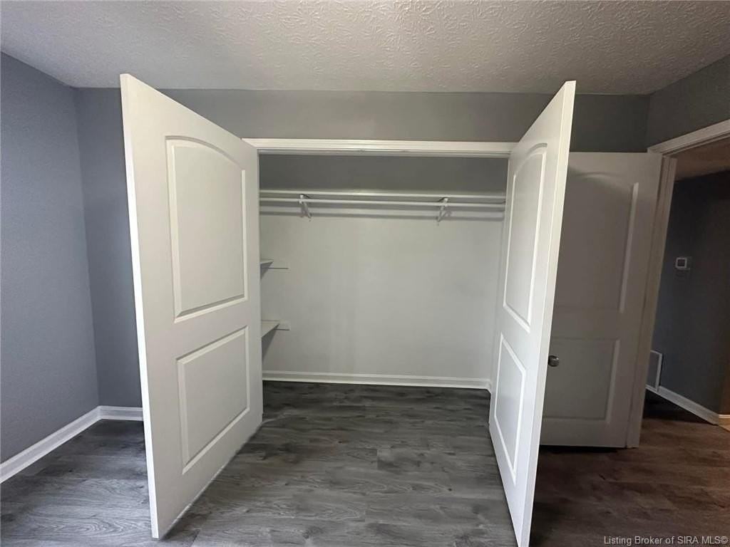 270 N School St - Photo 6 of 9