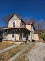 featured image of 440 E Chestnut St