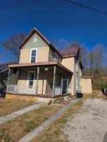 440 E Chestnut St - Photo 1 of 1