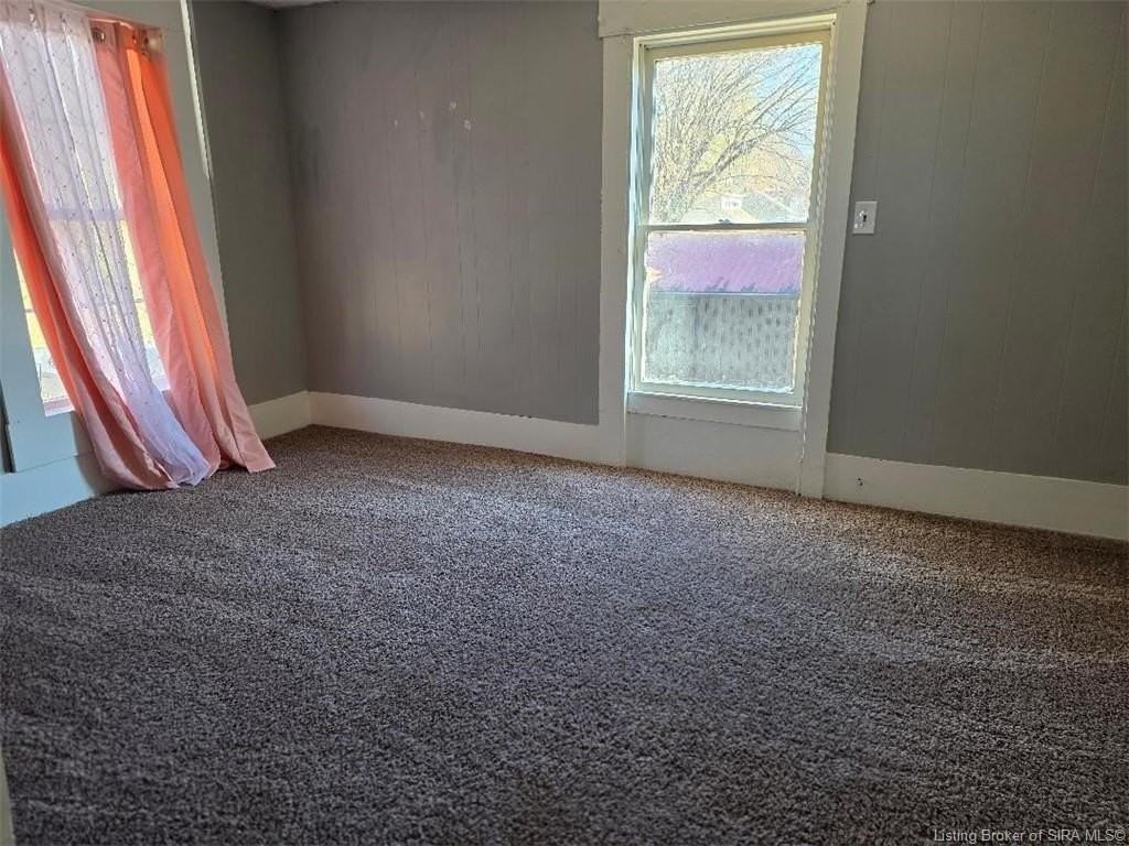 440 E Chestnut St - Photo 6 of 9