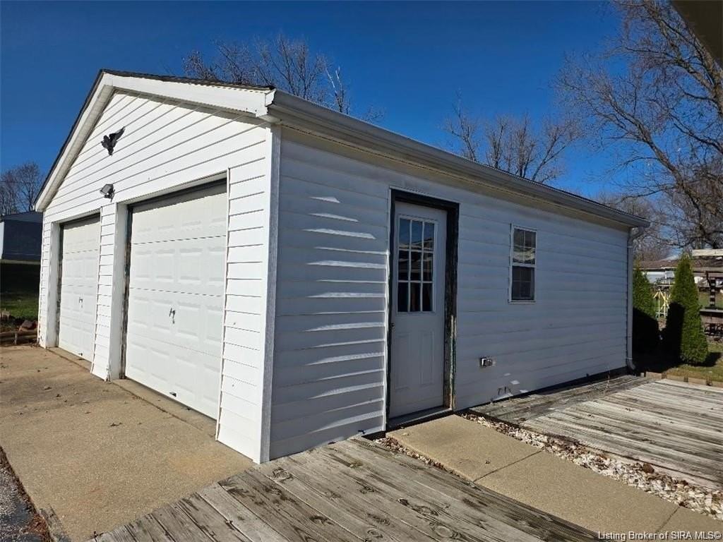 604 N Shelby St - Photo 2 of 11