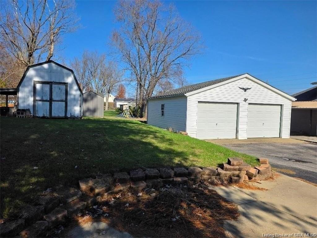 604 N Shelby St - Photo 3 of 11