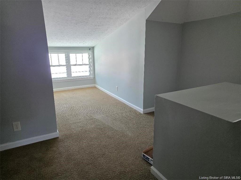 604 N Shelby St - Photo 4 of 11