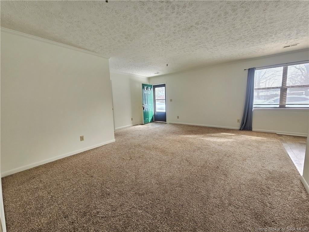 1433 E 9th St - Photo 5 of 20