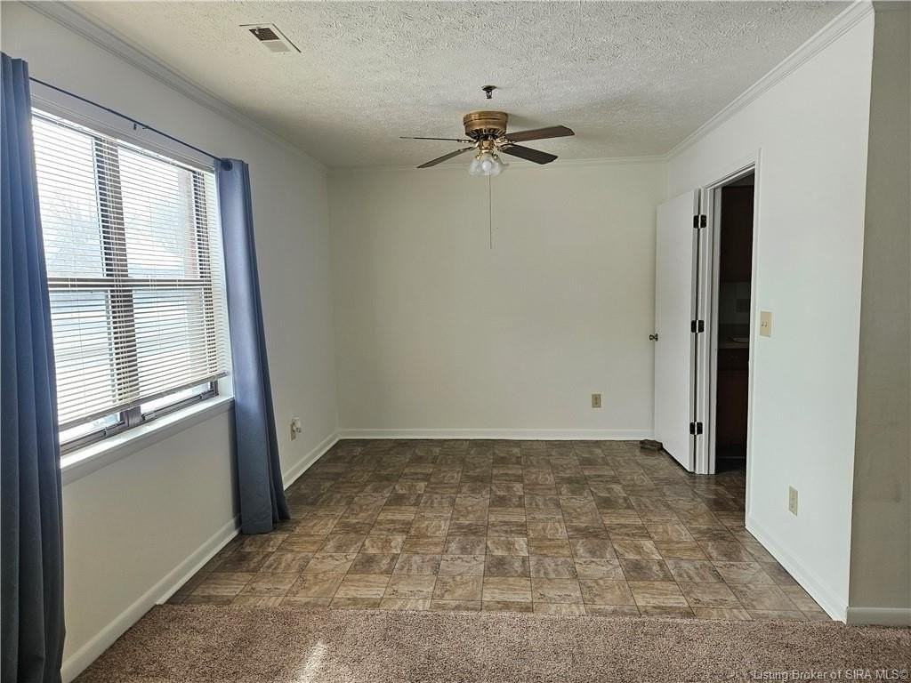 1433 E 9th St - Photo 7 of 20