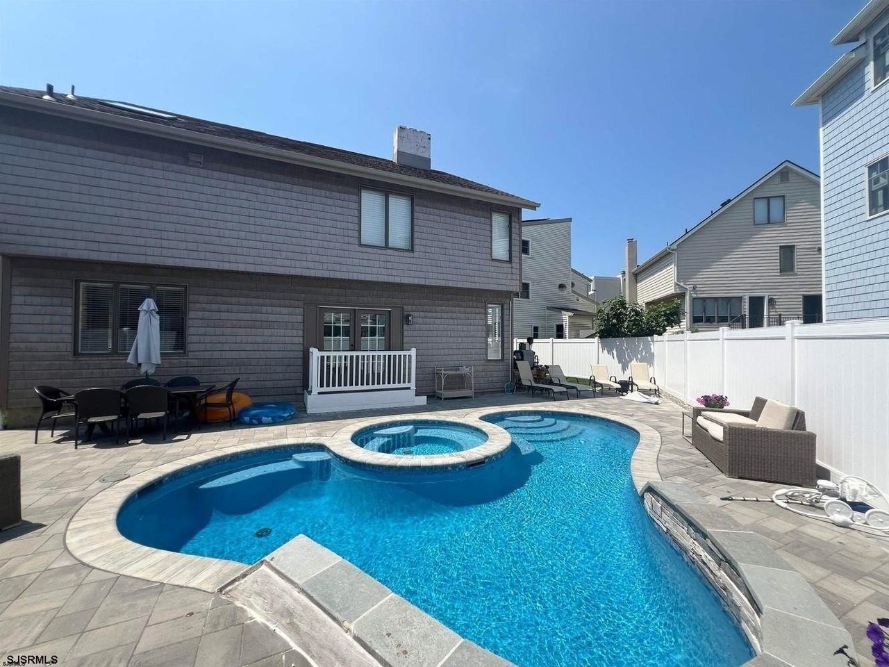 6 Brunswick Ct - Photo 2 of 42