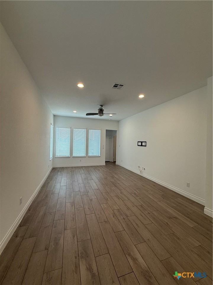 259 Bodensee Pl - Photo 5 of 18