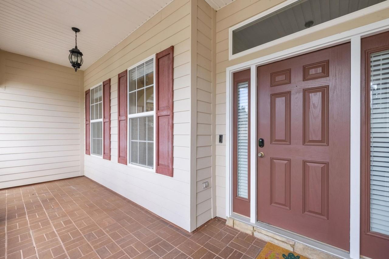 5633 Tecumseh Dr - Photo 2 of 31