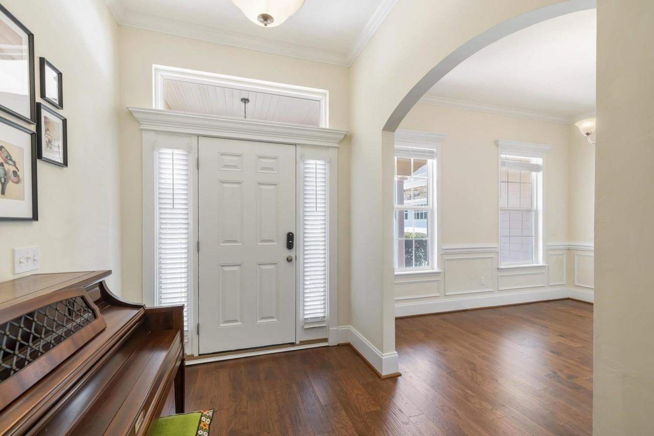 5633 Tecumseh Dr - Photo 4 of 31