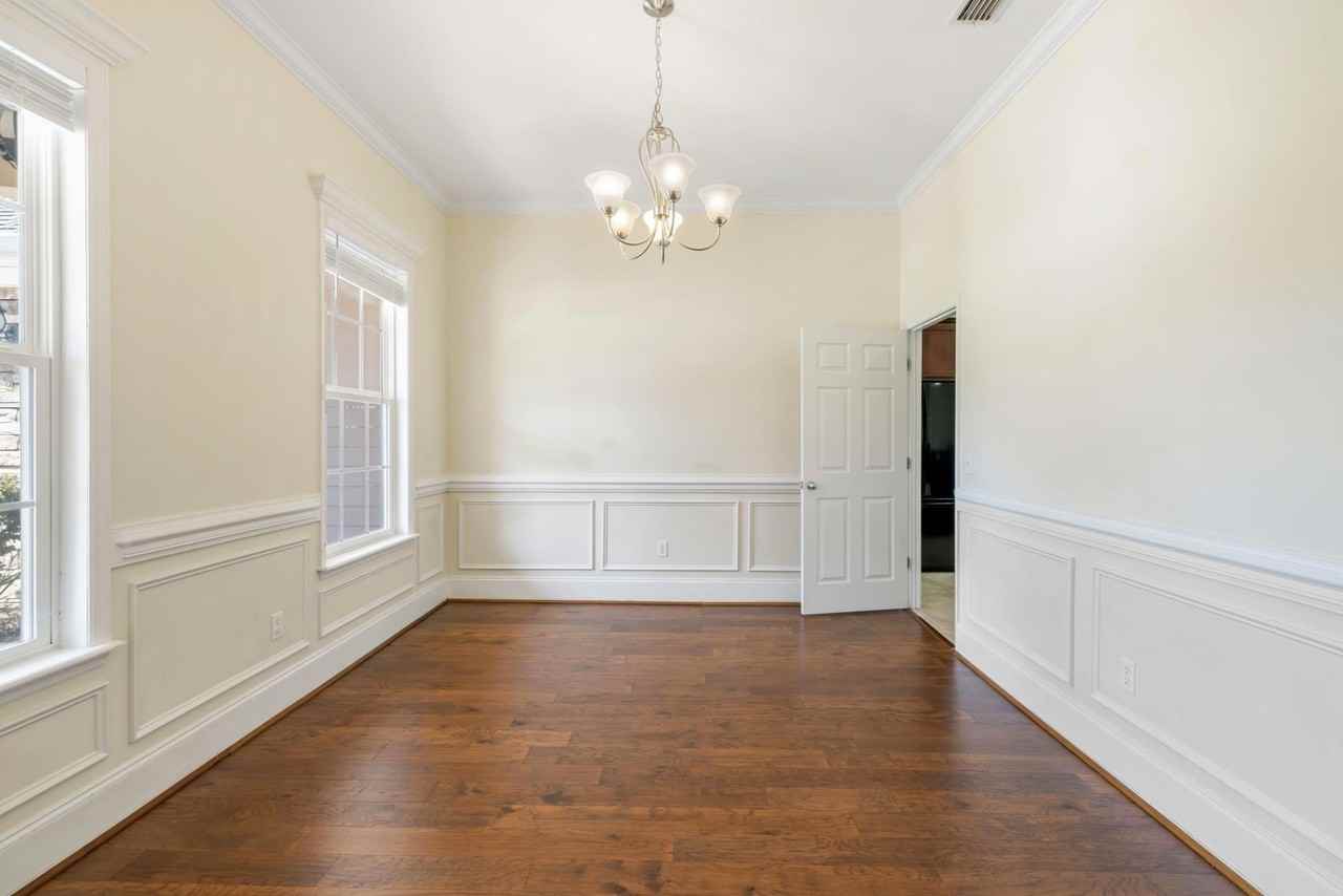 5633 Tecumseh Dr - Photo 5 of 31