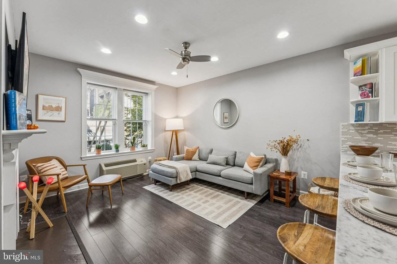 1833 California St Nw Apt 203 #203 - Photo 4 of 21