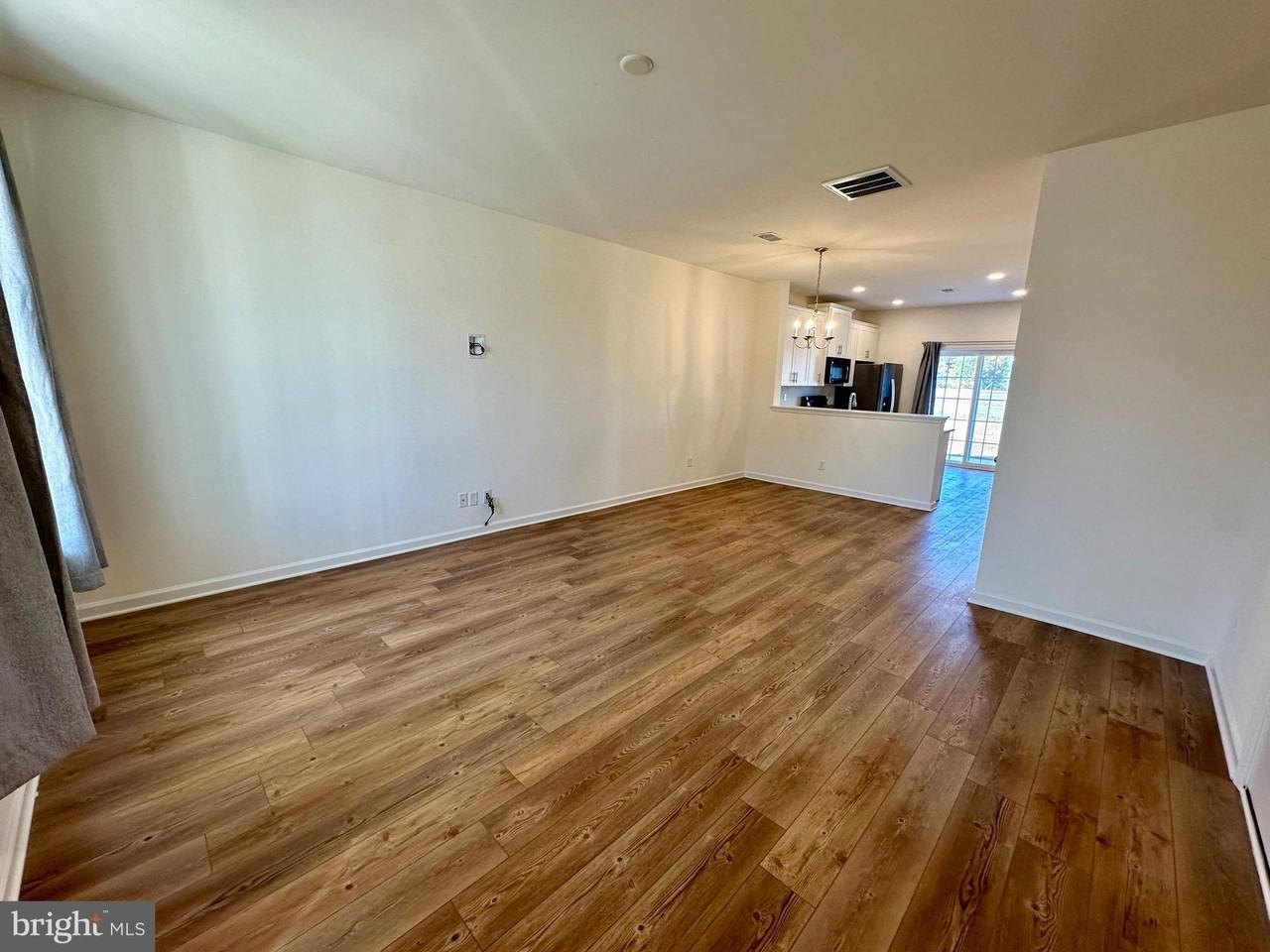 710 Ruth Way - Photo 4 of 24