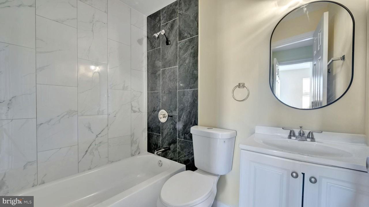 307 S Smallwood St - Photo 3 of 19