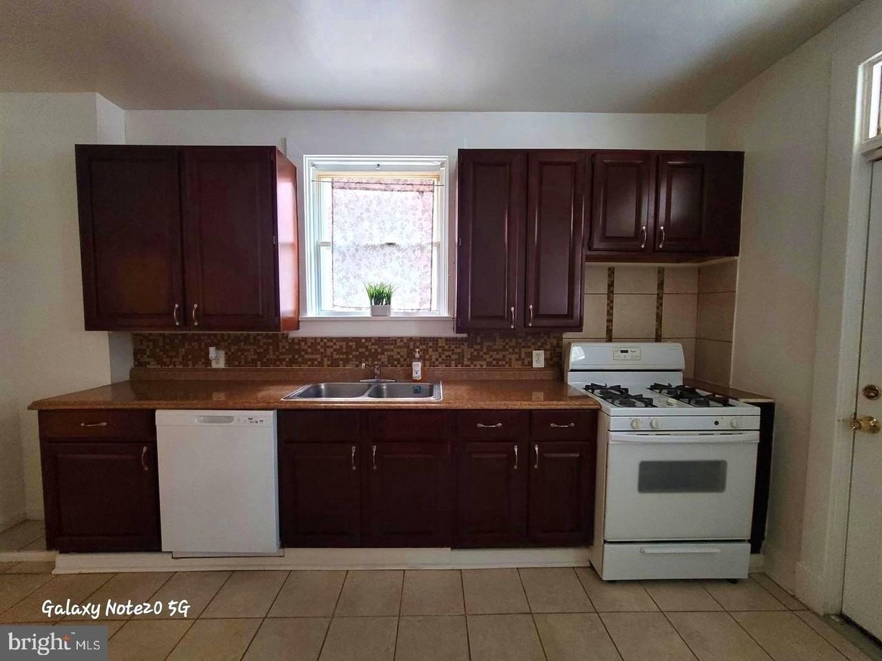 5632 Belair Rd - Photo 3 of 32