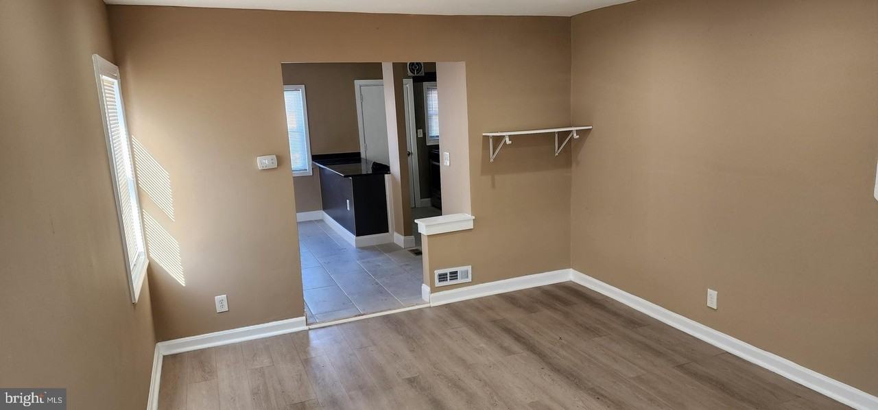 7528 Rabon Ave - Photo 5 of 30