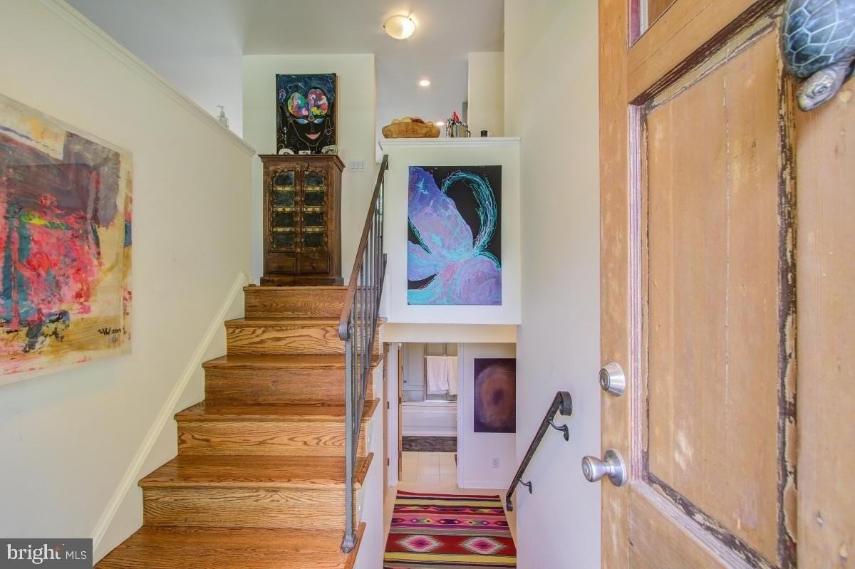 10108 Kohler Rd - Photo 4 of 32