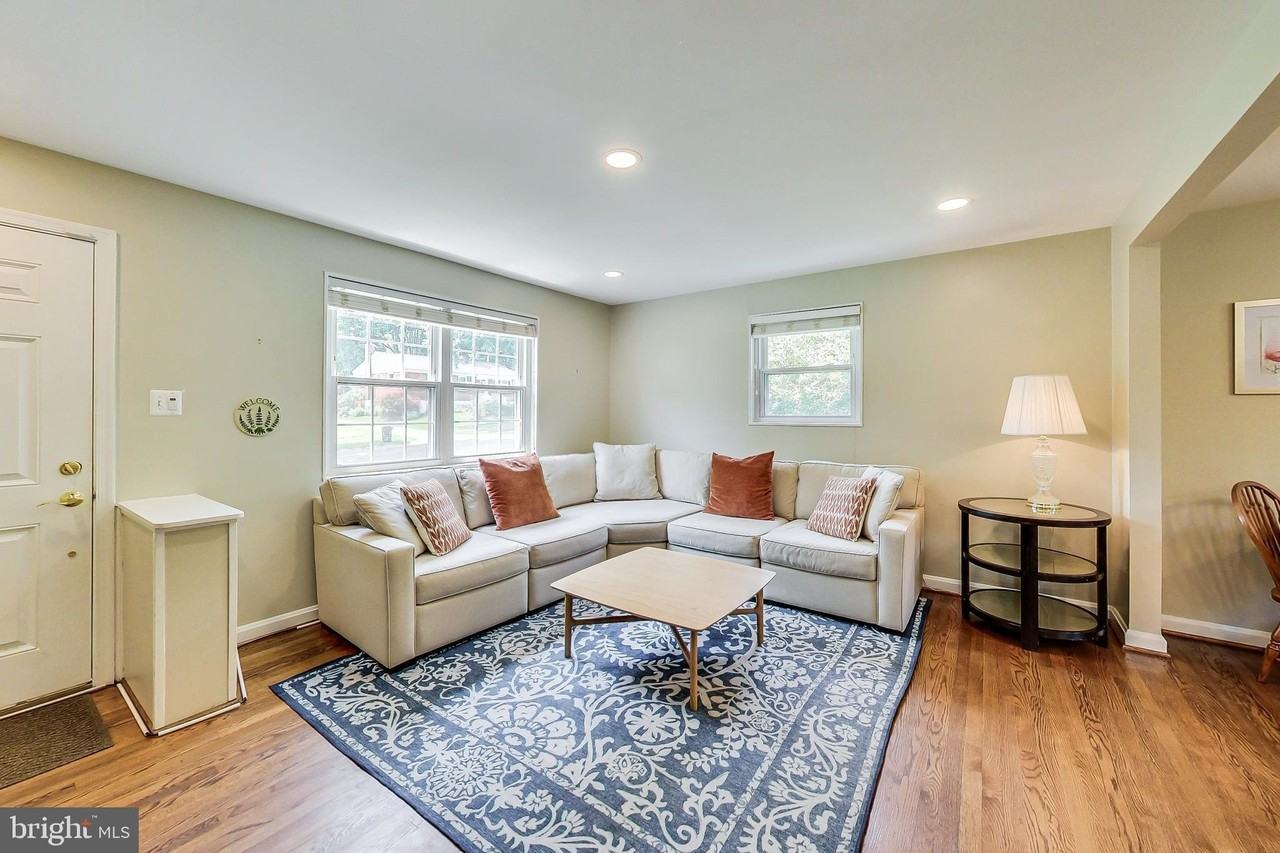 4715 Oxbow Rd - Photo 2 of 35