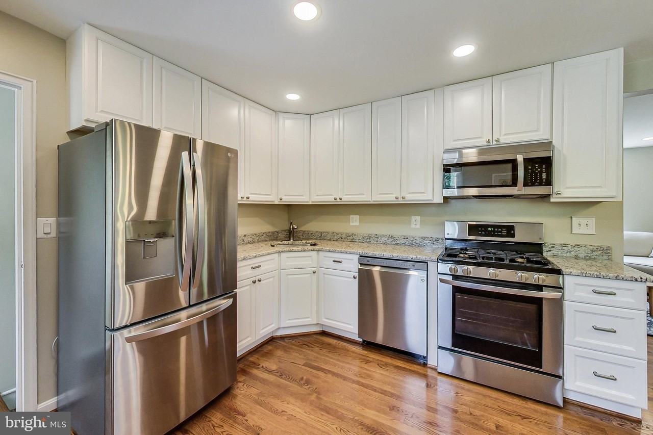 4715 Oxbow Rd - Photo 6 of 35