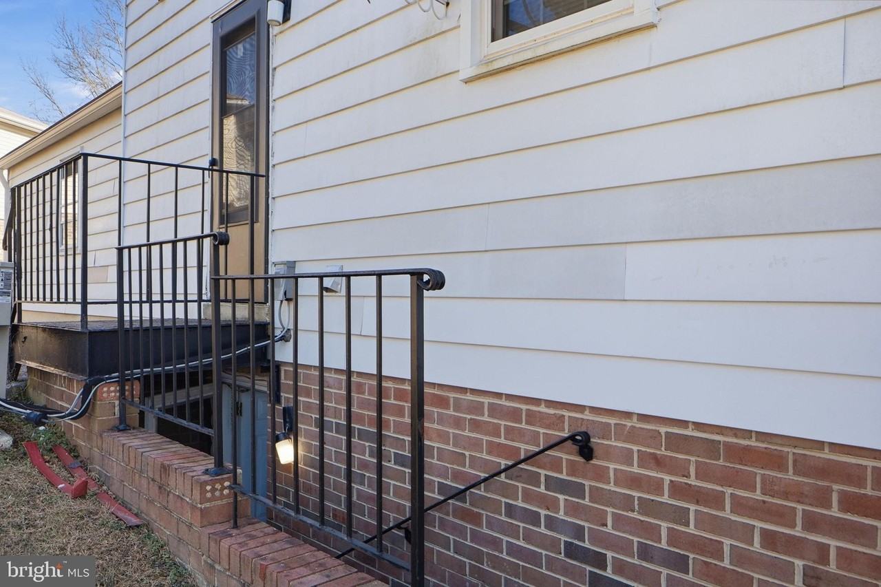 11107 Hudee Ct - Photo 2 of 20