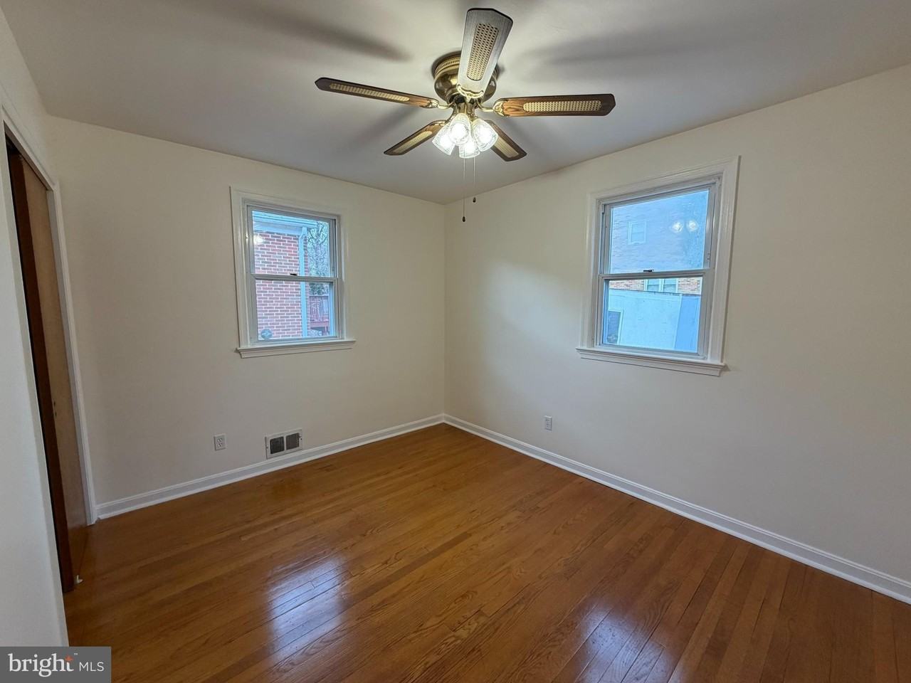 4308 Alton St - Photo 5 of 34