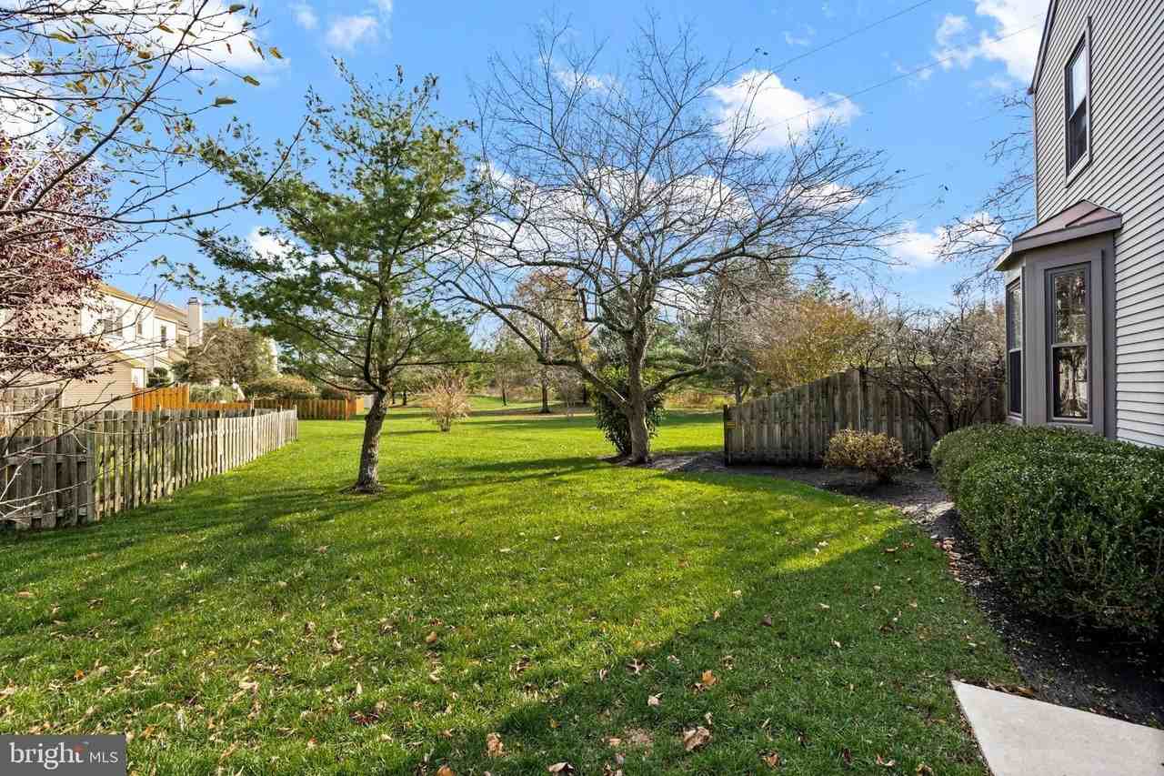 44 Burgundy Dr - Photo 2 of 22