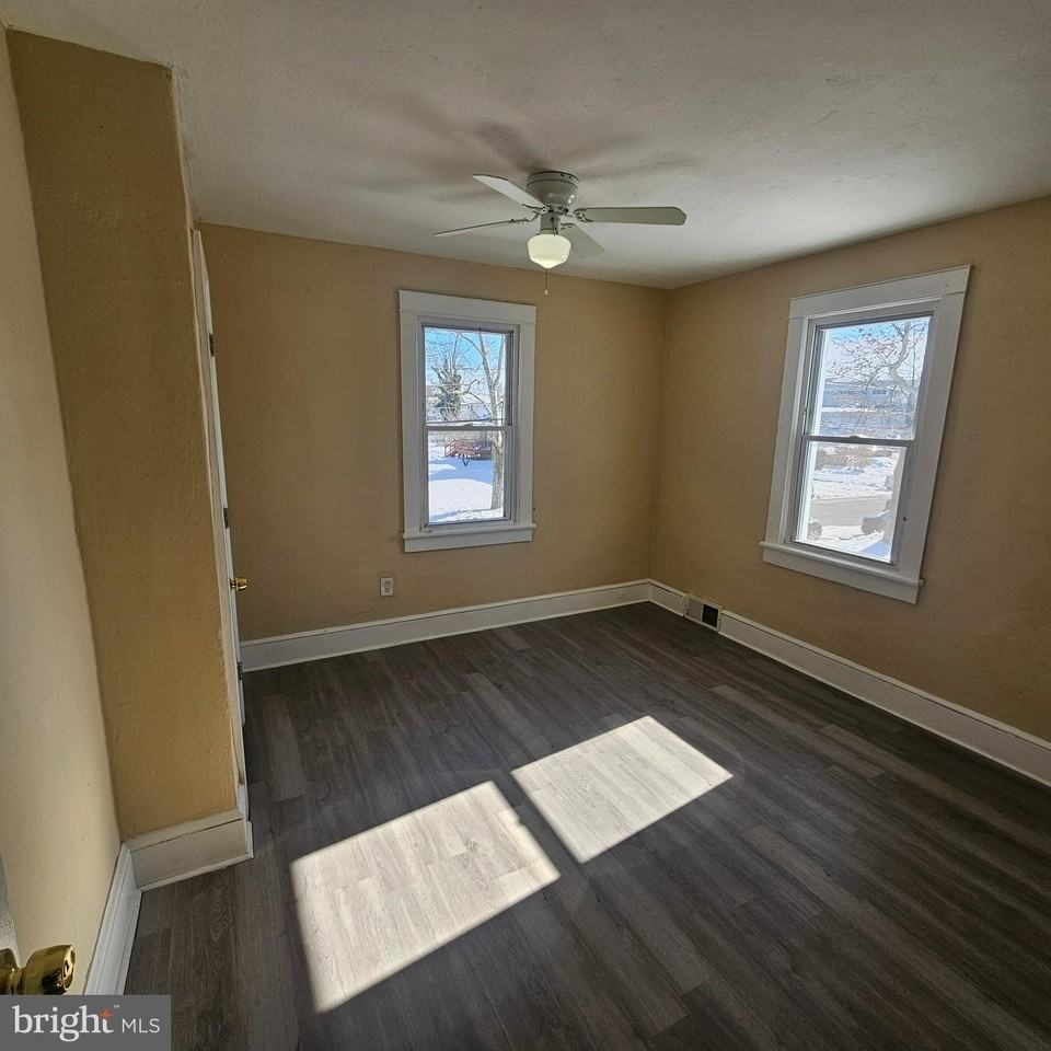 112 N 2nd St - Photo 7 of 11