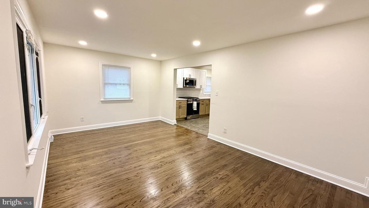 115 Gloucester Ave - Photo 3 of 20