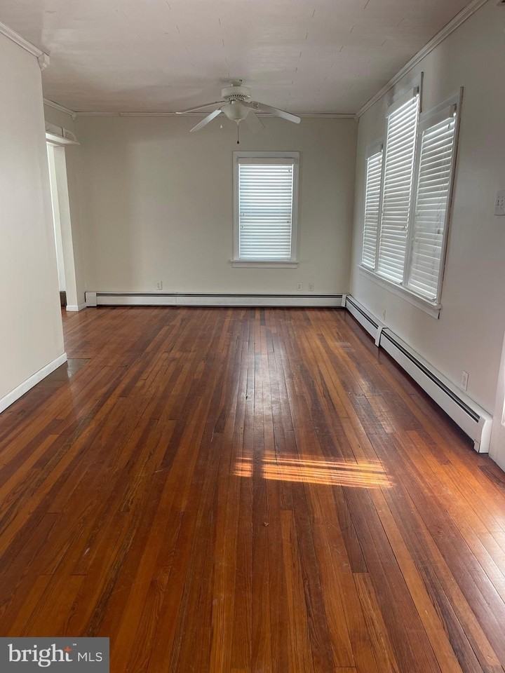 322 Mckinley Ave - Photo 4 of 45