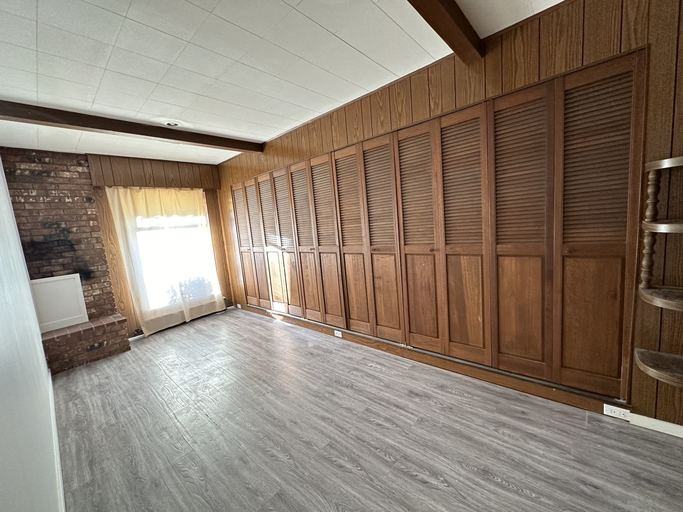 4800 Cedar Cres - Photo 3 of 8