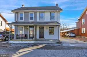 featured image of 21 Seyfert Dr