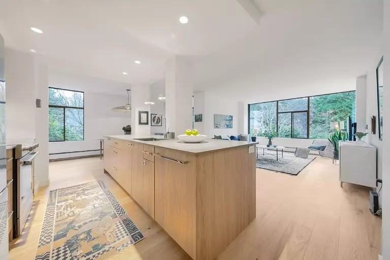 4101 Yew St - Photo 3 of 18