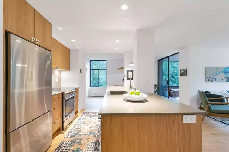 4101 Yew St - Photo 4 of 18