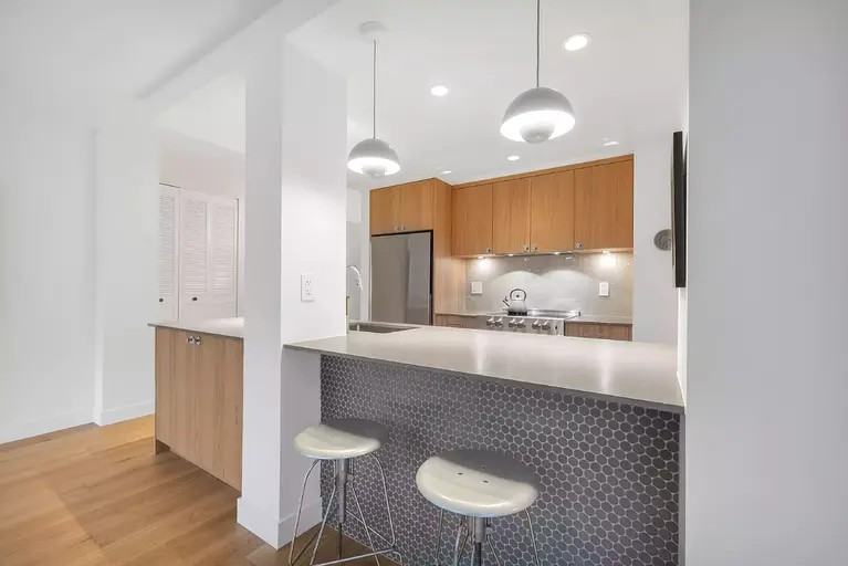 4101 Yew St - Photo 6 of 18