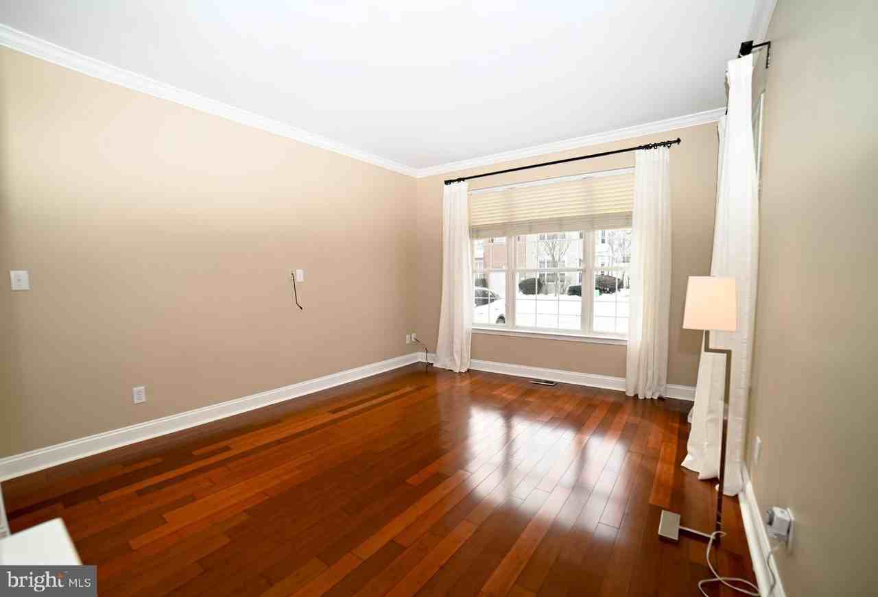 134 Lydia Ln - Photo 4 of 39