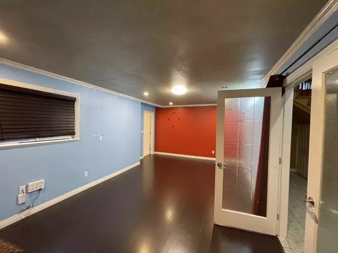 13470 65a Ave - Photo 4 of 21