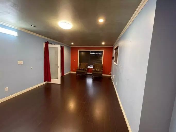 13470 65a Ave - Photo 6 of 21