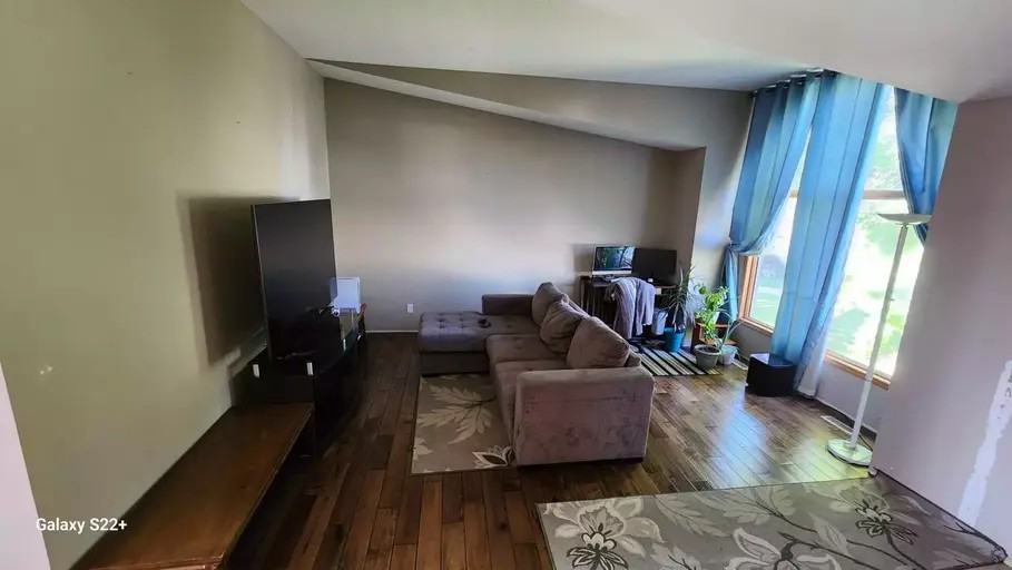 314 10 St - Photo 5 of 6