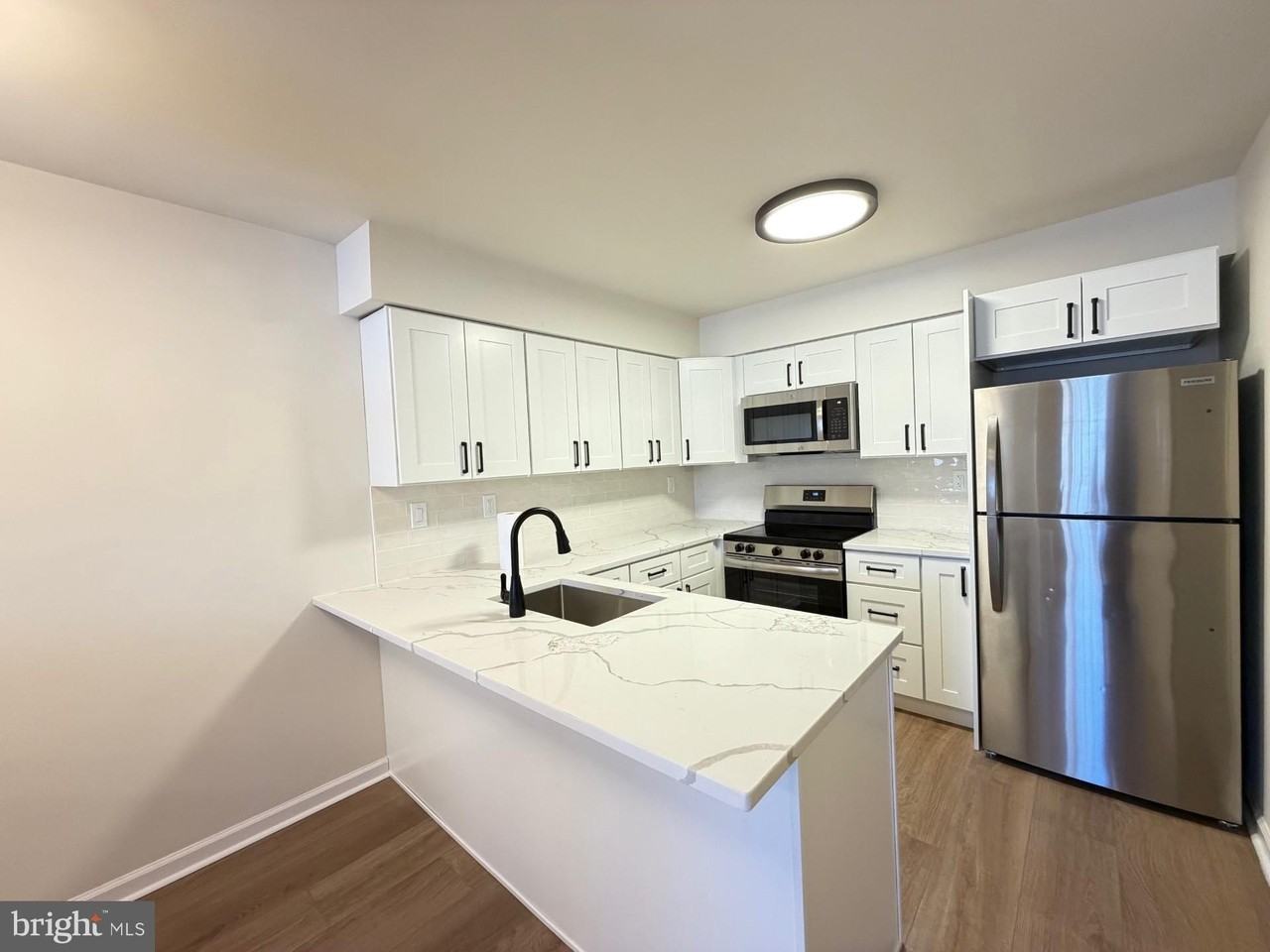 203 Jonathan Dr - Photo 5 of 17