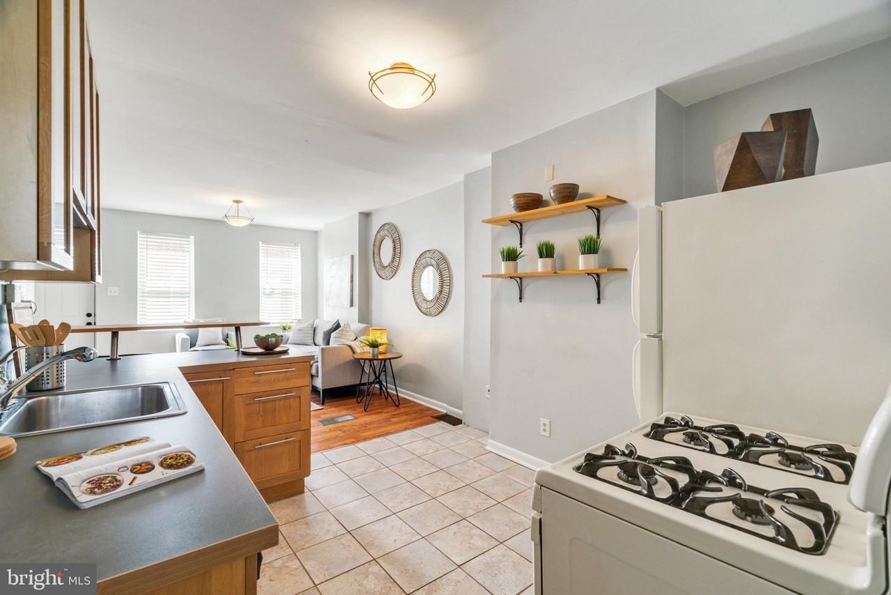 1825 Webster St - Photo 7 of 33