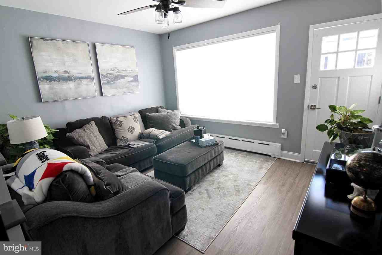 6161 Lawnton St - Photo 2 of 18