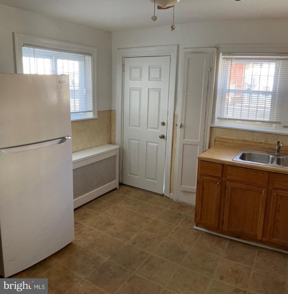 2303 Catharine St Unit 1 #1 - Photo 4 of 10